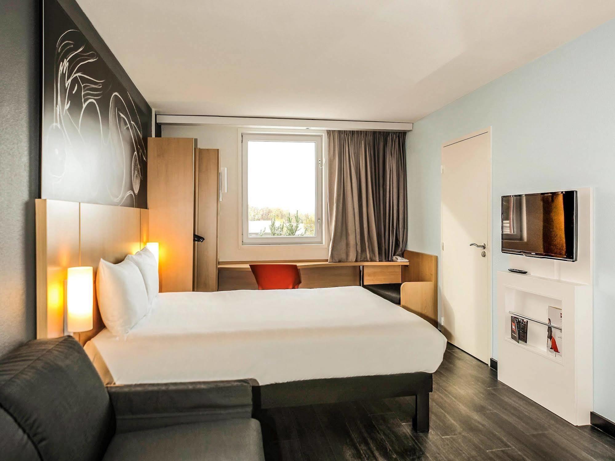 מלון Ibis Saint-Genis-Pouilly Geneve מראה חיצוני תמונה